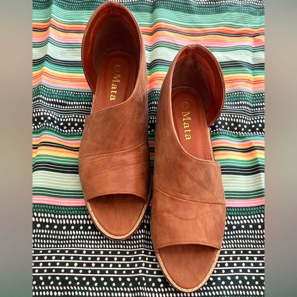 Mata 8.5 women’s shoes